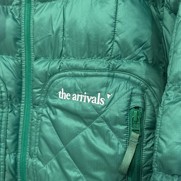 The Arrivals Women's Green Puffer Jacket - Picture 5 of 8
